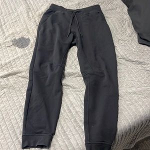 Lululemon joggers black